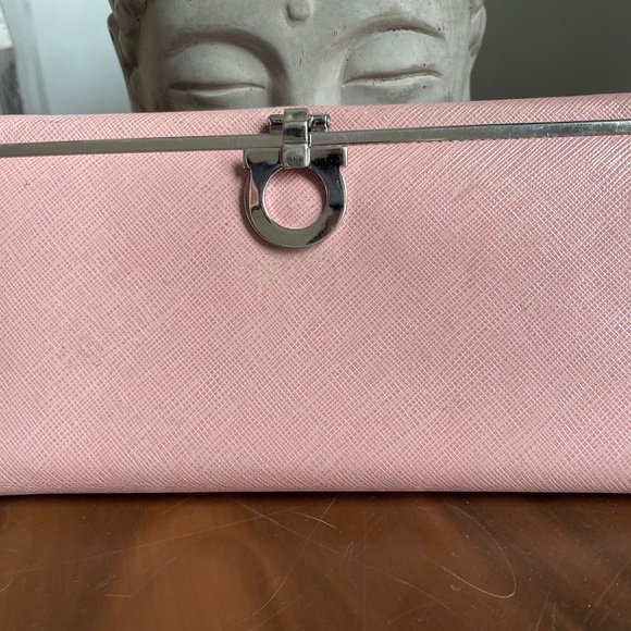 FERRAGAMO wallet “pretty in pink” chrome finish hardware - Picture 2 of 14